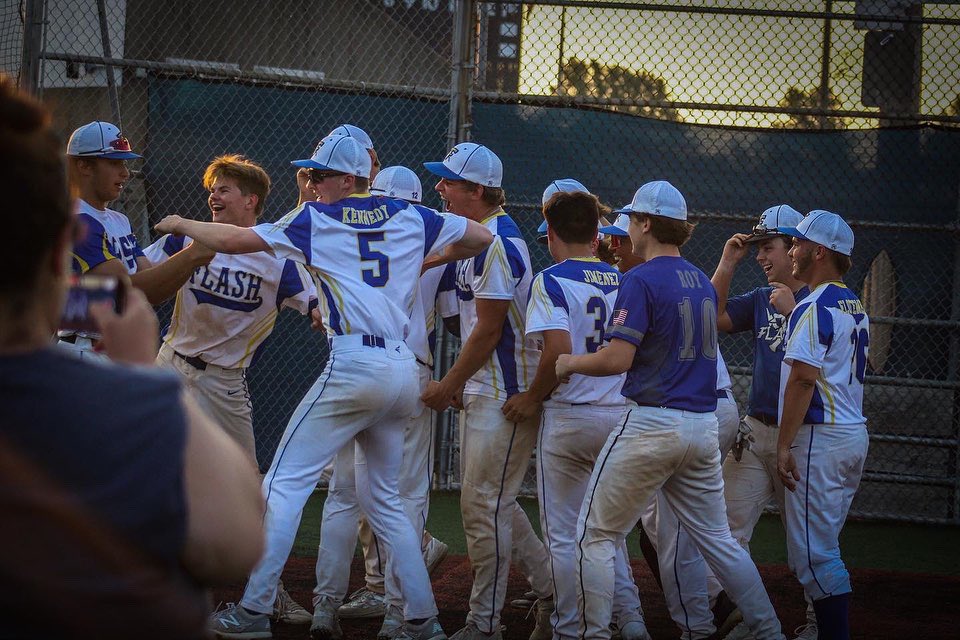zachwest_3's tweet photo. Kemba Slugfest Champions! 5-0 on the weekend 🏆🏆 https://t.co/fcAjZPbRGZ