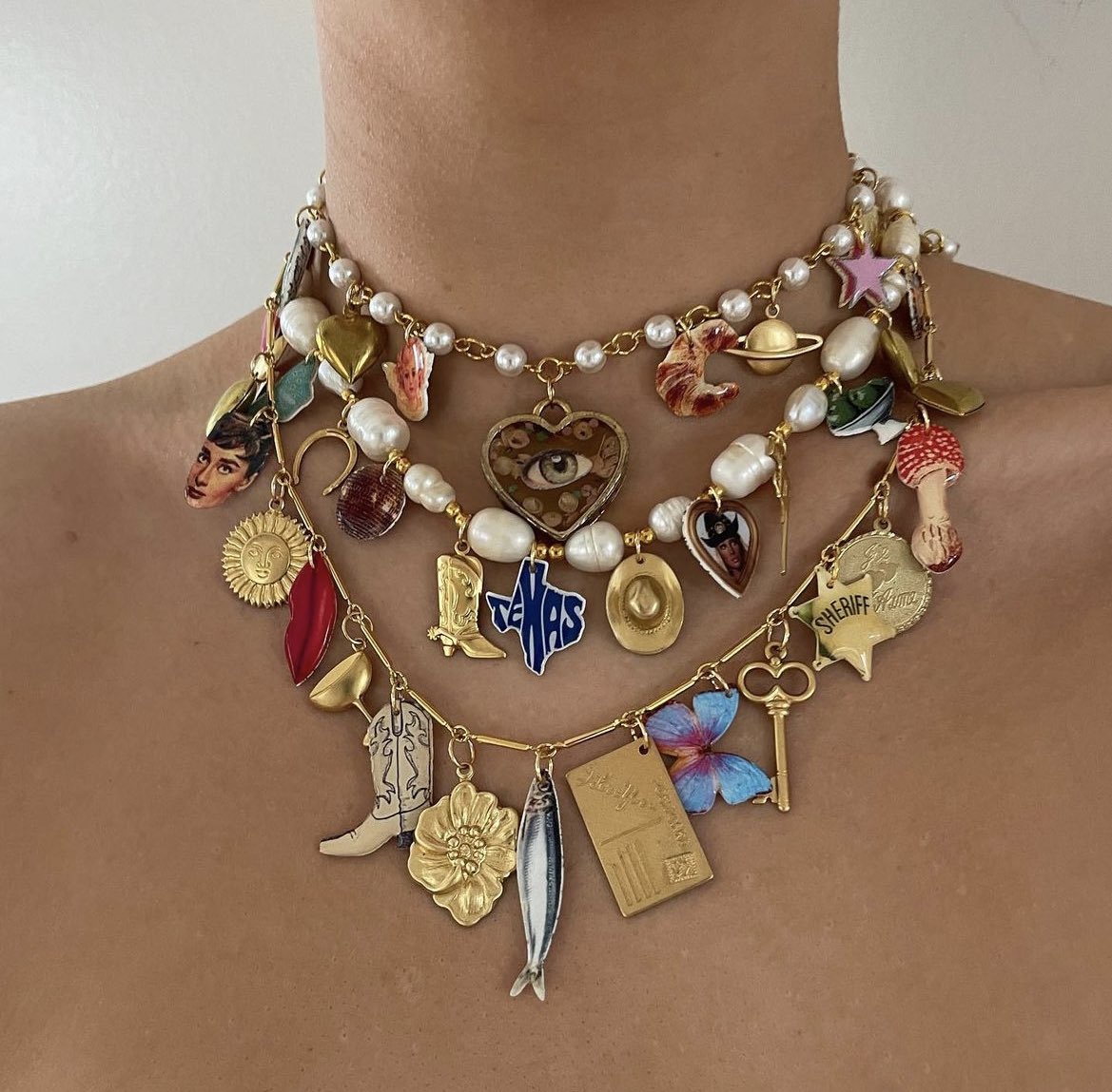 badestoutfit's tweet photo. fantasy necklaces from the sage vintage https://t.co/2F6oAYe9NQ