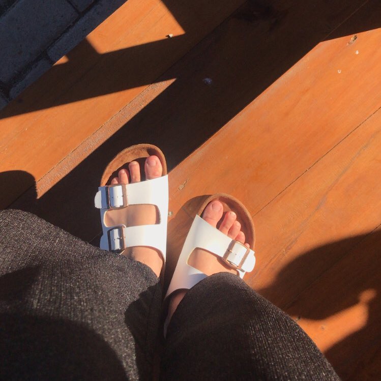ulthappinesss's tweet photo. Sandal fav akuu saat ini!😍 Simple stylish &amp; yg pasti nyaman utk sehari-hari dong

Aku belinya disini guyss~
https://t.co/c7kDBvk6h4

—
Morningg Indonesia vs Argentina RCTI Nunung Indira The K2 iPhone The Idol Suzy Alan Walker Mowning https://t.co/2RDN9S8u0h