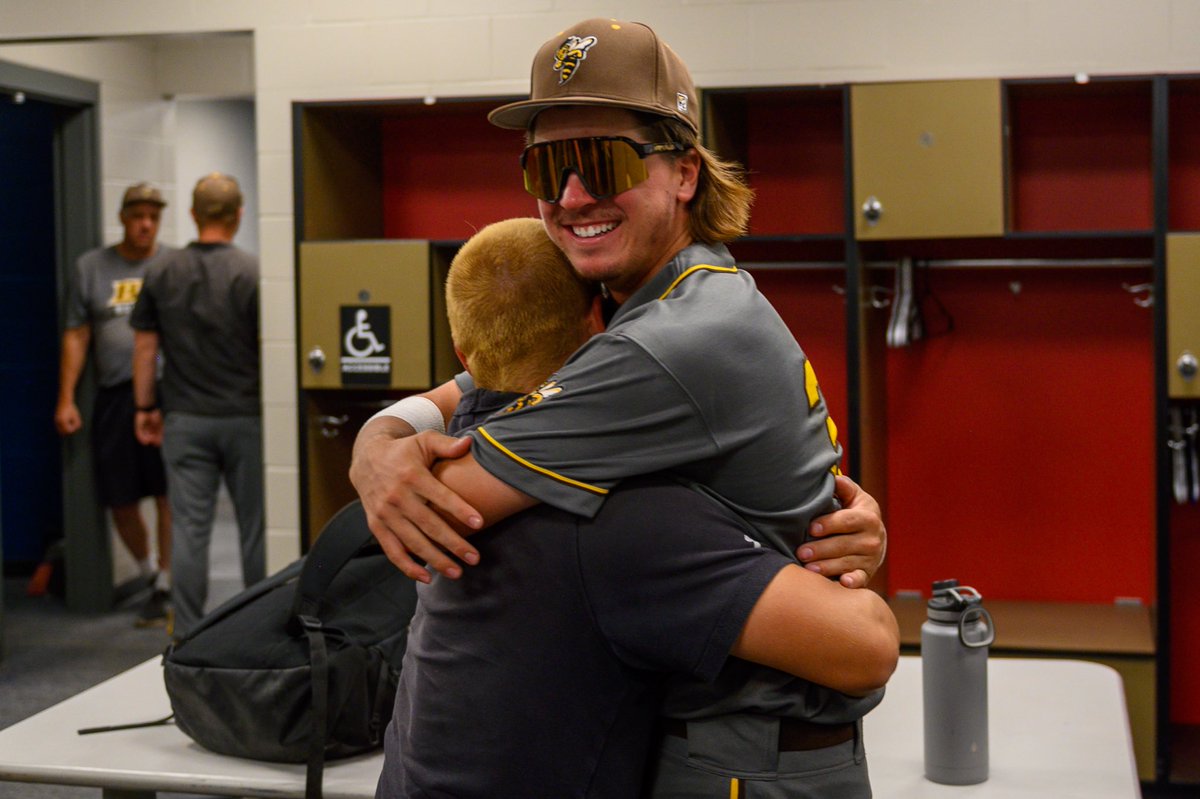Our historic and record breaking season has come to an end at the World Series. Thank you to all of our seniors for the unforgettable memories over the past few years! 

#BWBoys | #d3b