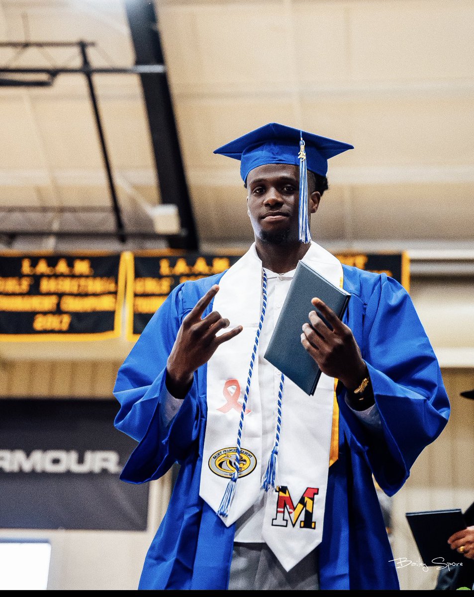 JahnathanLamot1's tweet photo. Graduated with a 3.7 honor roll , national honor society and 2x champ ! Thank you Saint Frances Academy for a great 4 years 🫶🏾🫶🏾 https://t.co/VJaqHQ9LQk