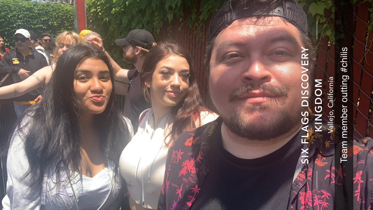 BobbyBooshay_21's tweet photo. Team Member outing! Six Flags for the day for Bre and Josy! Rides were fun, but the animal shows were even better! 
Who will get to go on the next Team Membere outing? 
#chilis #chilislove #TMrecognition #workfun https://t.co/3irbNobGbc