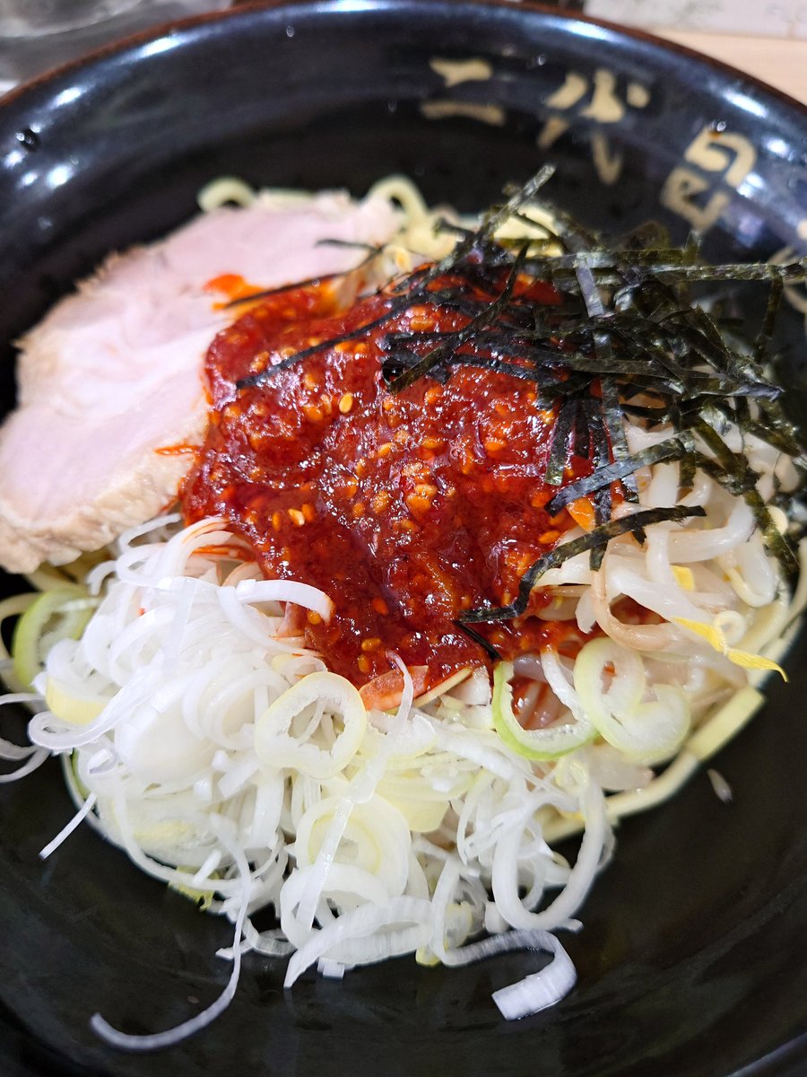 二代目渡来武、季節限定メニュー登場＼(^o^)／！

味噌以降、久しぶりの限定メニューは

『ピリ辛汁無し冷しまぜそば』

です！

ヒンヤリ冷たくてピリッと辛いっ！！
卓上のお酢もあうっ！！

辛威武トッピングで辛さマシマシも可＼(^o^)／！

#二代目渡来武　#季節限定　#冷し　#ピリ辛　#まぜそば