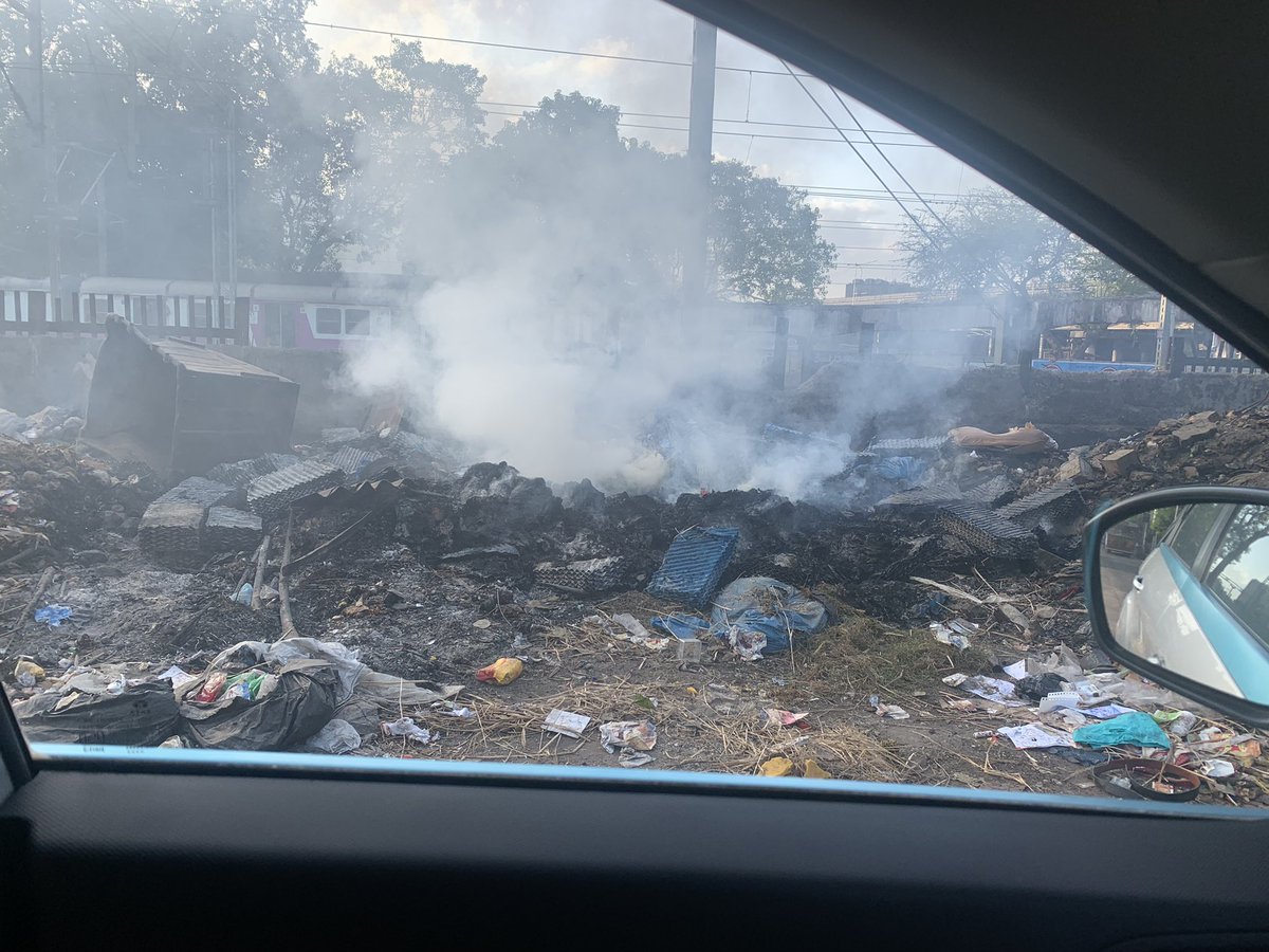 vivekdsilva's tweet photo. @mybmc 

Garbage dump fire burning since last 4 weeks at Wadala West, under the railway crossing bridge … no action taken, also additional garbage dumped there everyday…I have complaint last Friday no action taken https://t.co/vHDs9o1TG0