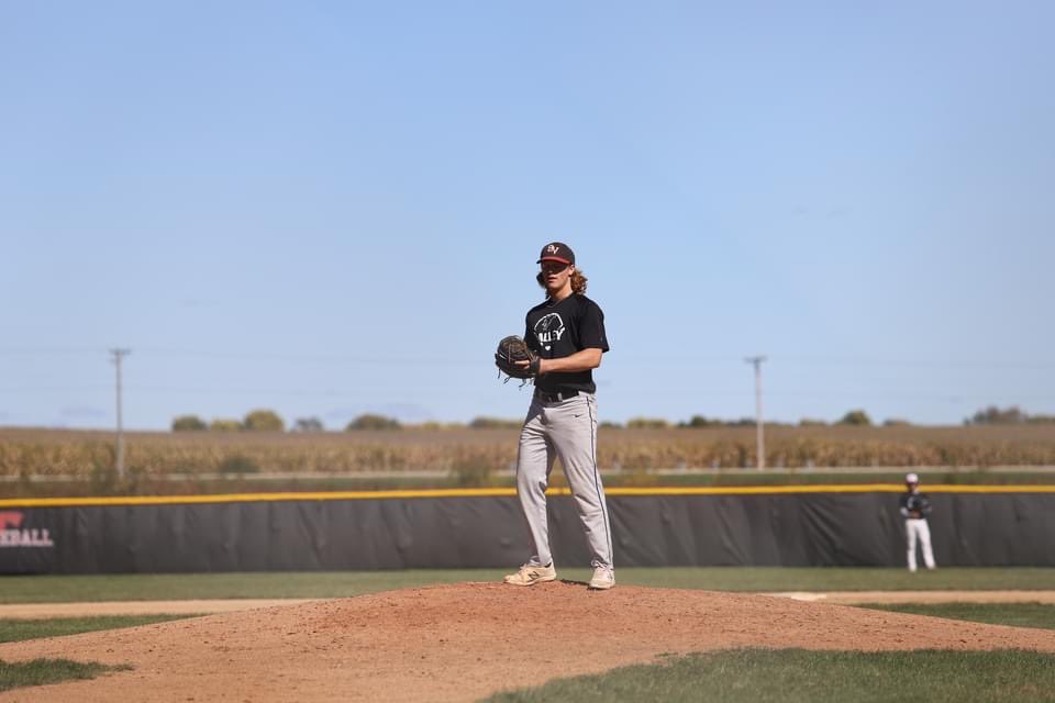 cmill183's tweet photo. l am very proud and excited to announce that I will be continuing my academic and baseball career at Augustana College. Thank you to my family, teammates and coaches for helping me get here. Go Vikings ⚾️
@Augie_Baseball @SVSBaseball21 @tylern2722 https://t.co/k8zXnQ1ydD