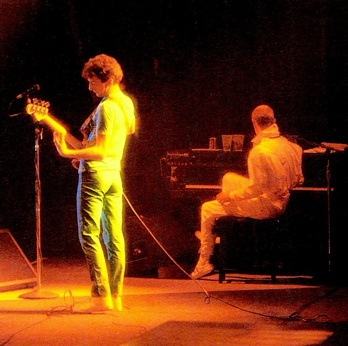 HAPPY TWOSDAY EVERYONE 💕☀️🍀

JOHN with MORGAN ON🎹SOUND CHECKING 
#mottthehoople #queenmusic #johndeacon