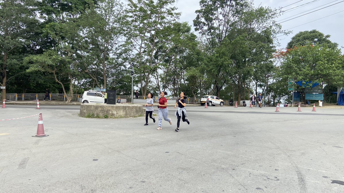 Aizawl Smart City Limited organised a 1.5km FUN RUN mini-marathon in celebration of #amritutsav 🇮🇳The Fun Run was flagged off by the Chief Executive Officer.More than 50 participants ran in the mini-marathon🏃🏻‍♀️🏃🏻‍♂️👍🏻
#mohua #u20 #g20 #funrun #minimarathon