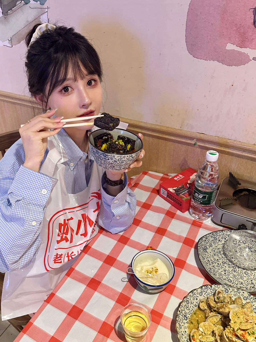 吃到不想回杭州🥲 我太爱🦞了 上辈子是我一定是小龙虾吧❕❕
快告诉我 长沙还有什么好吃的 https://t.co/MIBfu555tY