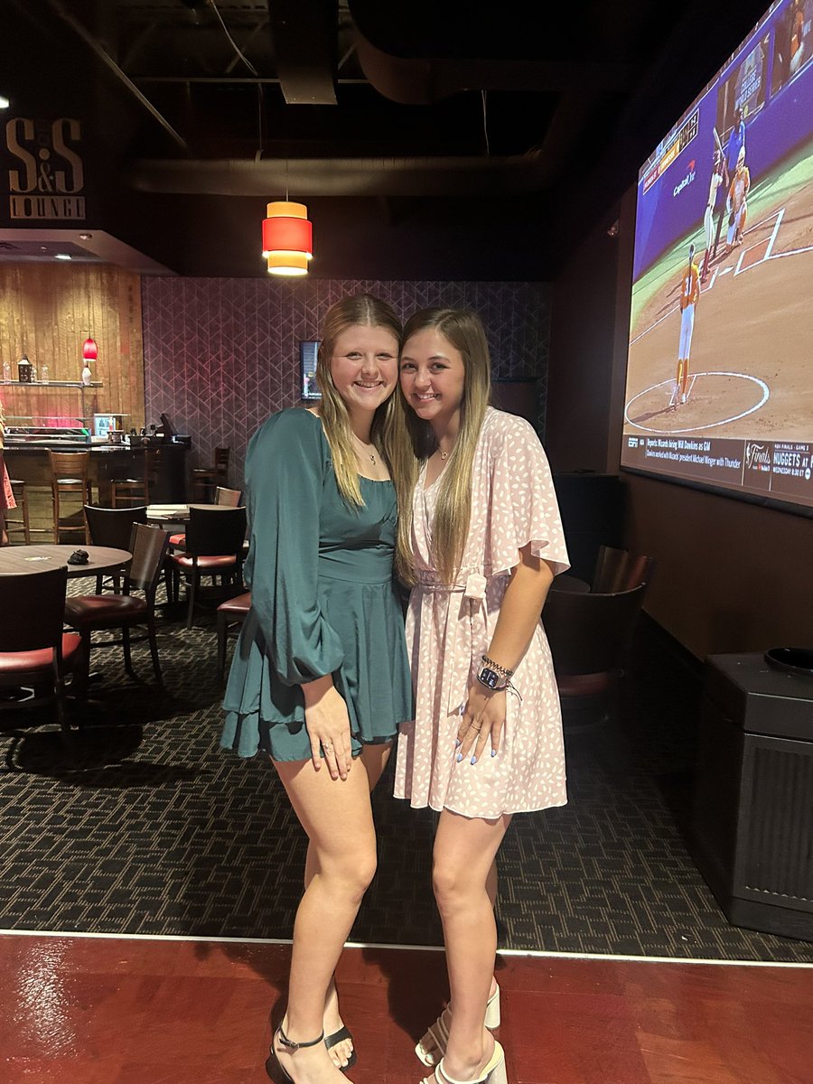 Courtney Cole tweet media