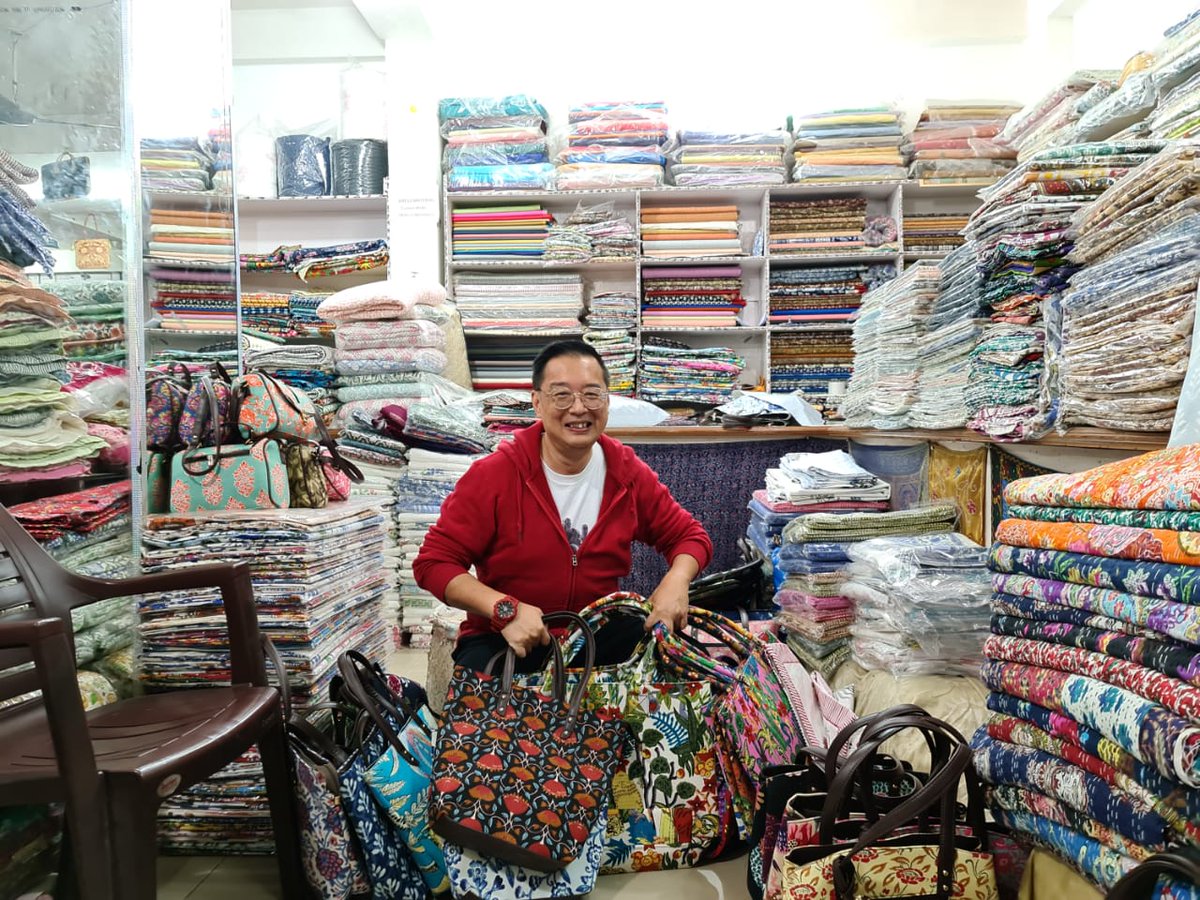 SGinIndia's tweet image. Good morning India! Tested the 🇮🇳-🇸🇬UPI-Paynow link on the ground. Seamless, cashless, painless..😅😅HC Wong.
@UPI_NPCI @rbi @MAS_sg @my_rajasthan
#9YearsOfSeva #DigitalIndia #IndiaStack