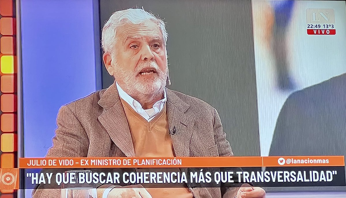 AndreaRondinone's tweet image. Como si fuera poco, aparece este viejo opinando de candidaturas como si nada hubiera pasado, cuando debería estar en la cárcel.
ARGENTINOS, NOS TOMAN DE BOLUDOS A TODOS!!!
#DeVido #OdiseaArgentina #Pagni
