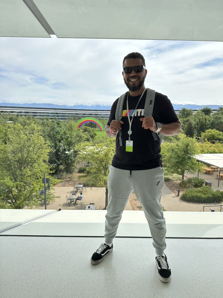 MrGobert's tweet photo. What a day! #WWDC #EntrepreneurCampAlumini #AppleVisonPro https://t.co/nIONY9HdkF