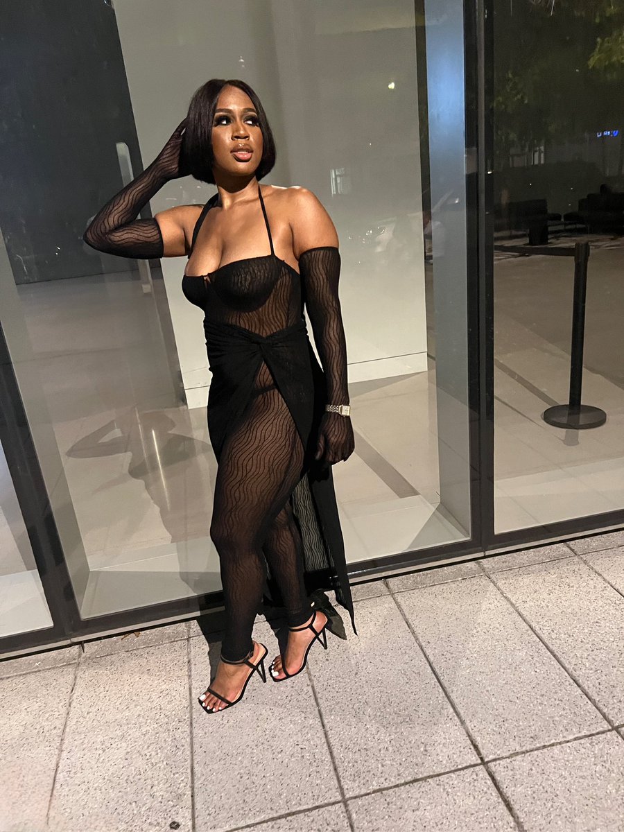 PostedwZee's tweet photo. Happy 28th Birthday to me🎉 More life 🥂✨ https://t.co/gcpUWpRAJO