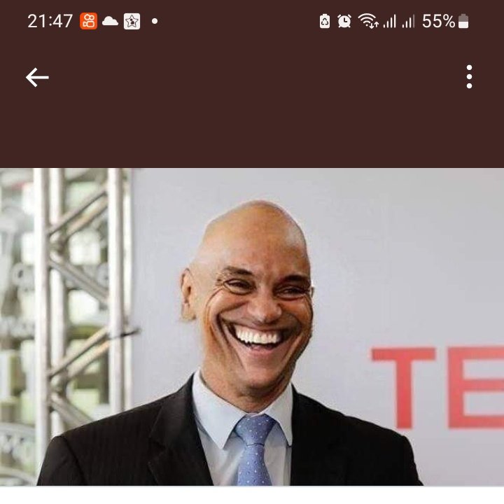 Meu sorriso sentindo cheirinho de marreco sapecado em fogo alto! #naoeraapio!