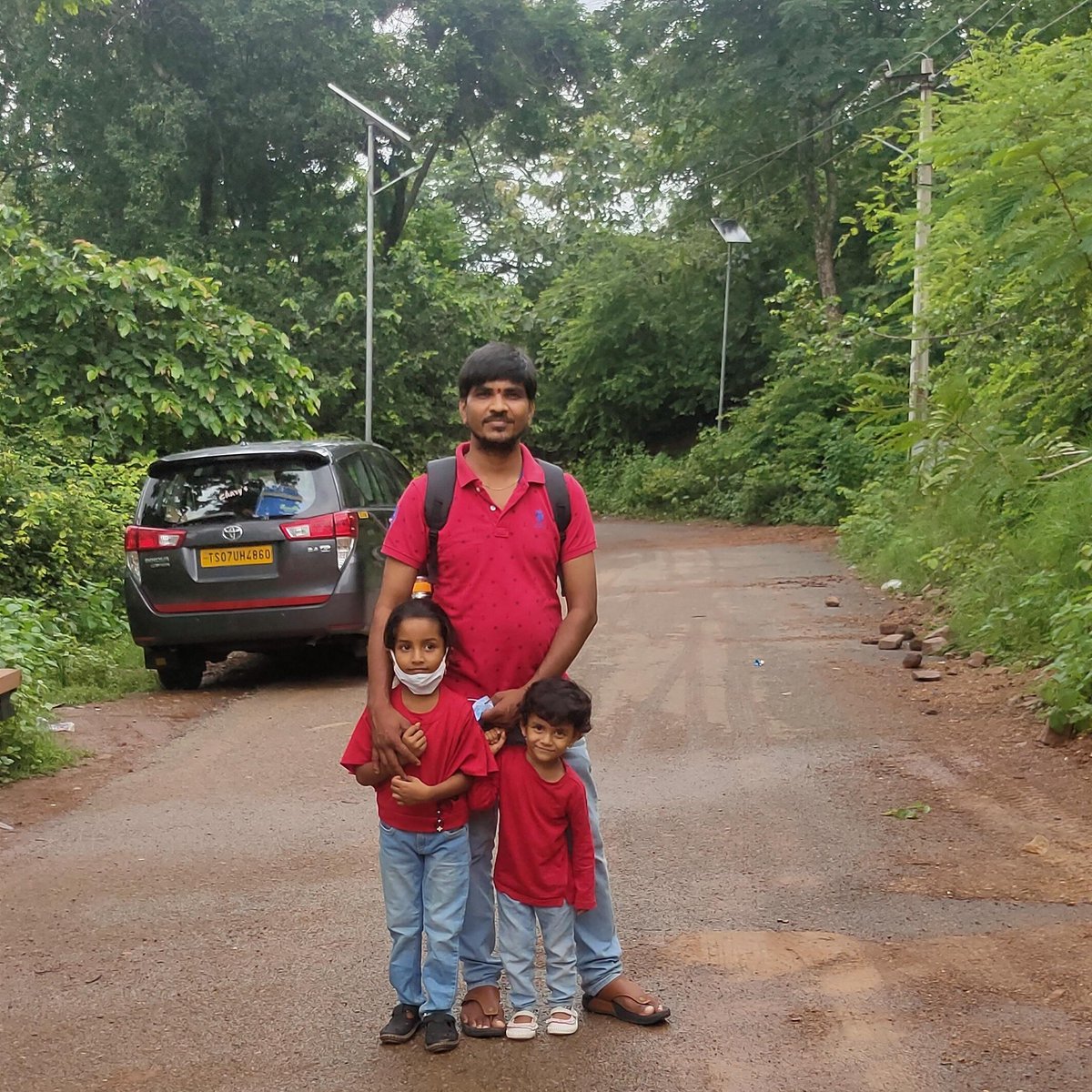 #EnvironmentDay సందర్భంగా నా బిడ్డలతో... ❤️♥️ 🥰🥰 
#మహతిపటేల్
#ఆధ్యపటేల్