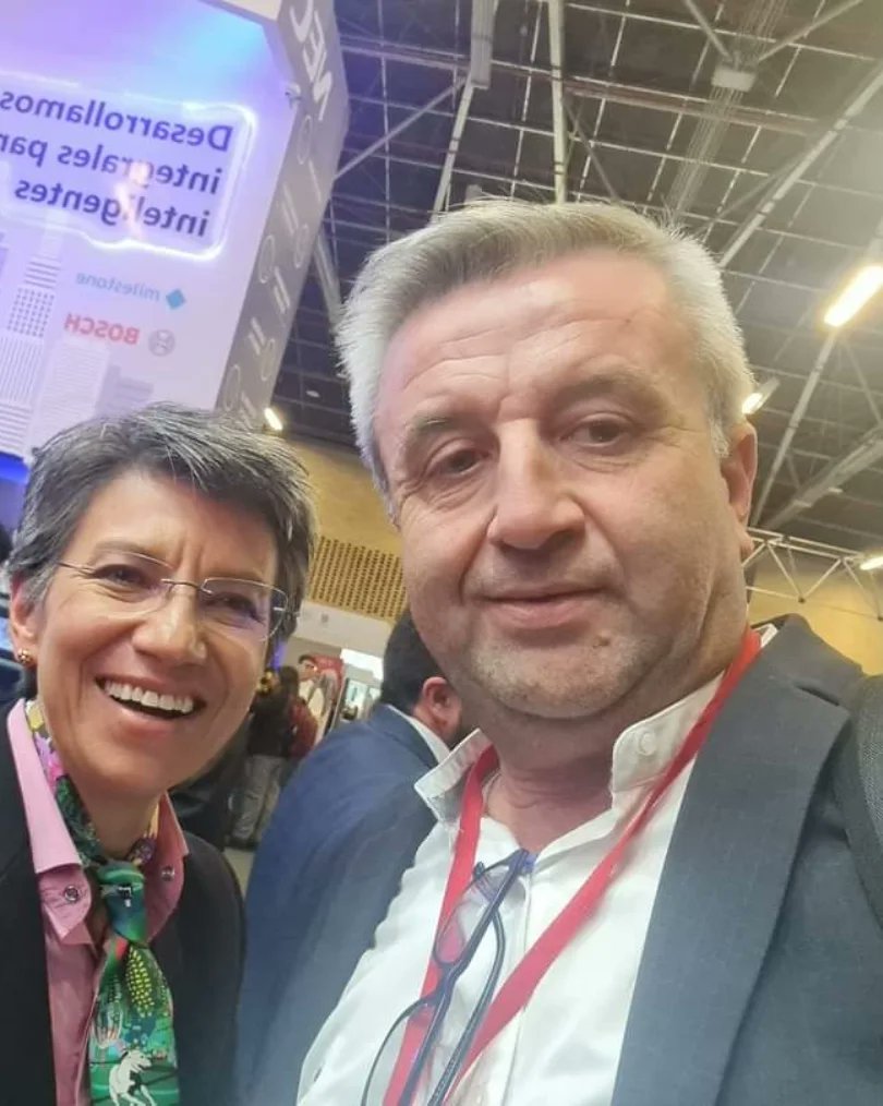 Feria Smart City  realizada en Bogota . En representación del Gobierno Departamental de Canelones. Una inolvidable experiencia, con responsabilidad,  un honor. Sobre ciudades que cuidan,  ciudades que innovan, movilidad sustentable y sostenible.