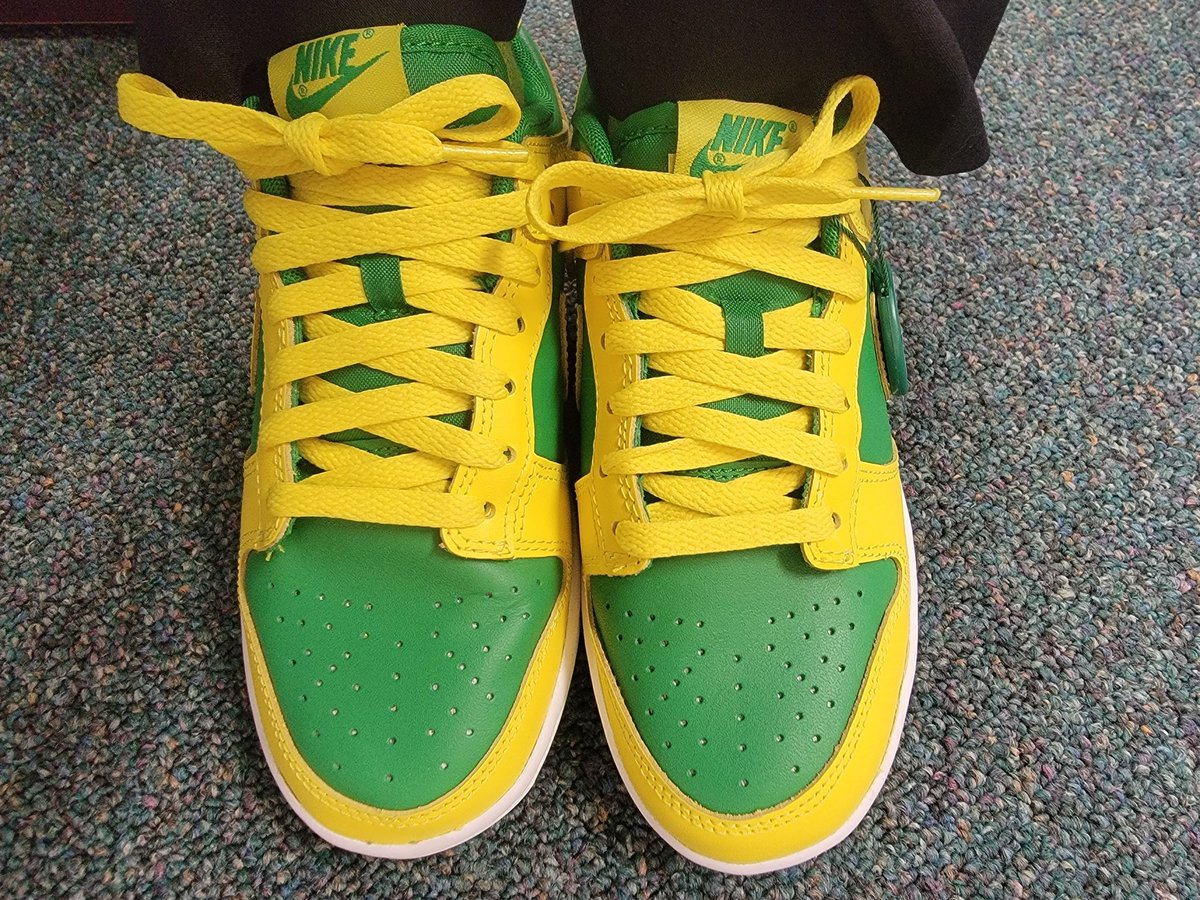 monica_m_munoz's tweet image. OMG! I love my @LasPalmasEISD staff! They totally surprised me this morning with new @Nike kicks! They know I love my tennis shoe game! It's on for the 2023-2024 school year! 💛💚 #LPLS4Girls #LPEPawsUp #PrincipalsInAction #JustDoIt #Nike