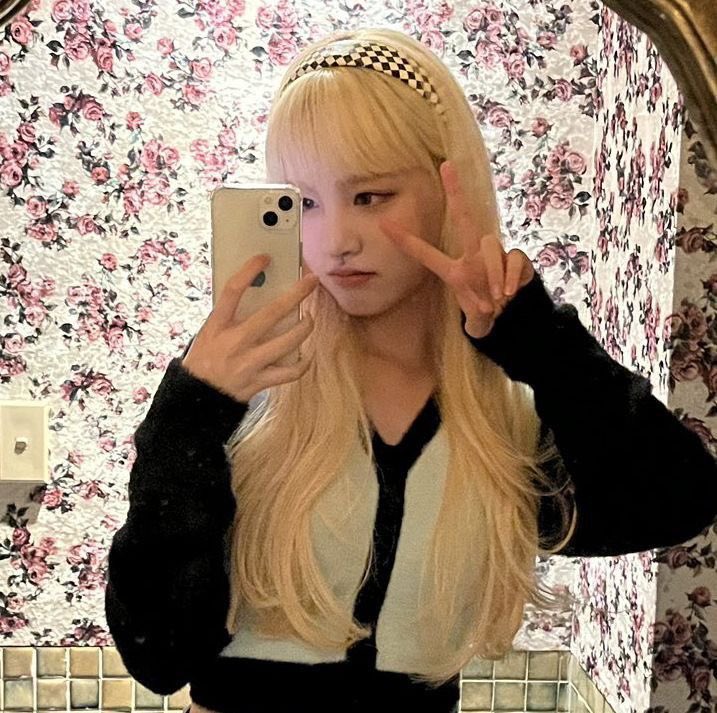 shftwt's tweet image. VOTE LIZ PLS