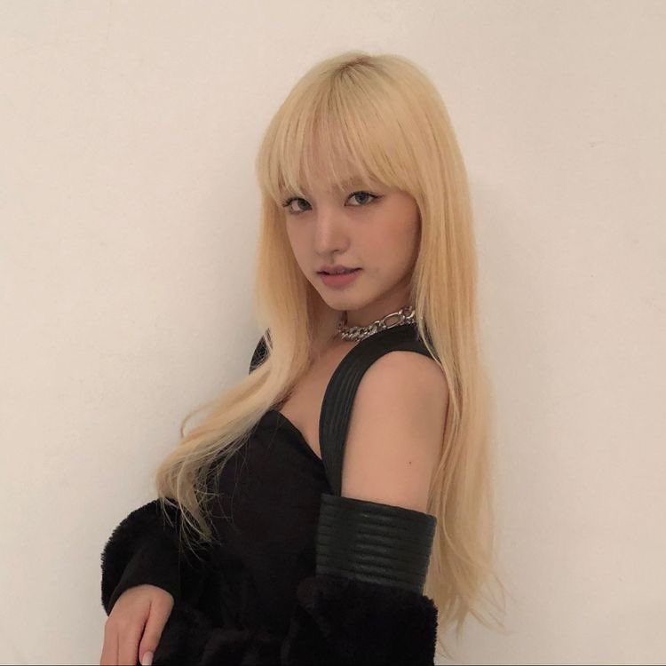 shftwt's tweet image. VOTE LIZ PLS