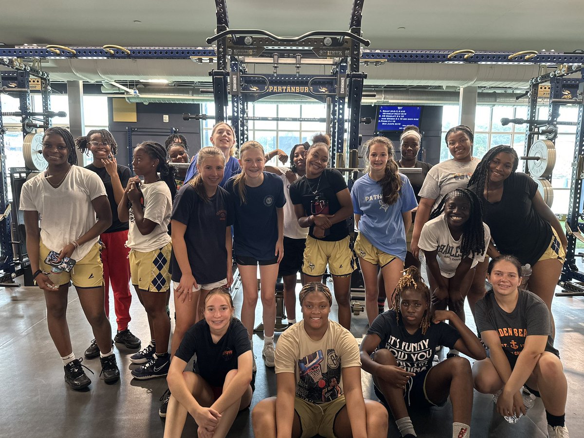 @spartanburg_wbb 
Tough Together starts in the weight room! excited to see where @coachAcaldwell and Coach Payne pushes us this summer! 

#TheSisterhood #ToughTogether