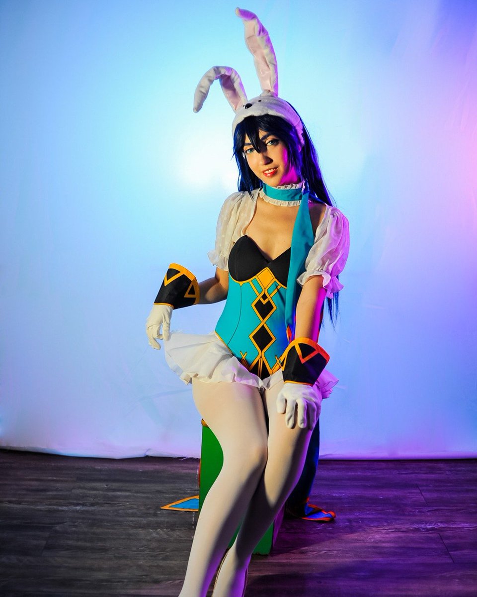 'I should hide eggs around this world while I have the chance. Who knows when I'll have to return home.'

#Lucina #FireEmblemHeroes #FEH #FireEmblem #FireEmblemAwakening #CosplayGirl #Cosplay #CosplayMexico #HoshiiDesu #BunnySuit #BunnyGirl