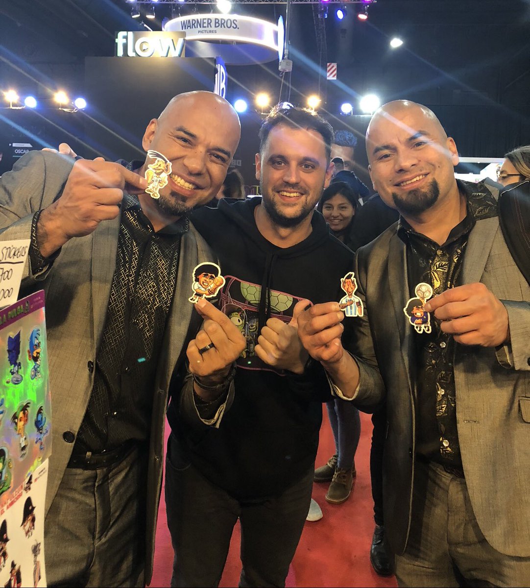 Los #PrimosSalamanca pasaron por el Depastand y se llevaron sus vinilos de Leo y Diego. 💪🏻🔥 Gracias por la buena onda @LuisMoncada77 @DanielMoncada80 Un placer haberlos conocido y charlar un rato. Alegría indescriptible haber terminado la @ArgComicCon de esta forma. 🤩