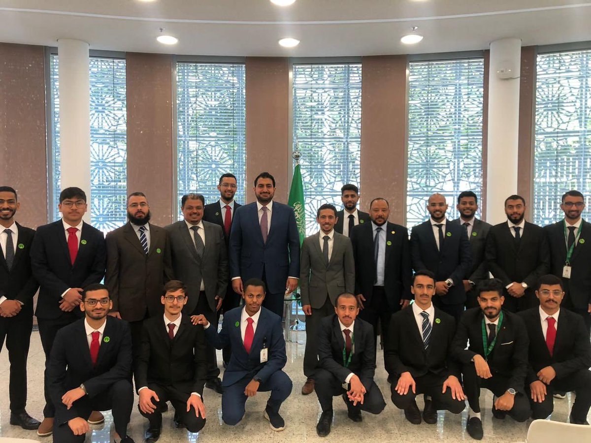 KSAembassyDE's tweet photo. التقى سمو السفير الأمير/ عبدالله بن خالد بن سلطان aksa_alsaud@ وبحضور الملحق الثقافي بالسفارة د.مالك الوادعي وفد من جامعة الملك فهد للبترول والمعادن kfupm@ بمقر السفارة وذلك في اطار برنامج الزيارات الدولية التى تشمل عدة جامعات ومراكز بحثيه. https://t.co/Ajm4F2JfZX
