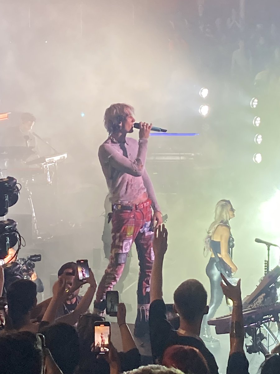 char_19XX's tweet photo. One of those nights that you never want it to end @machinegunkelly https://t.co/DxsmdfD2S3
