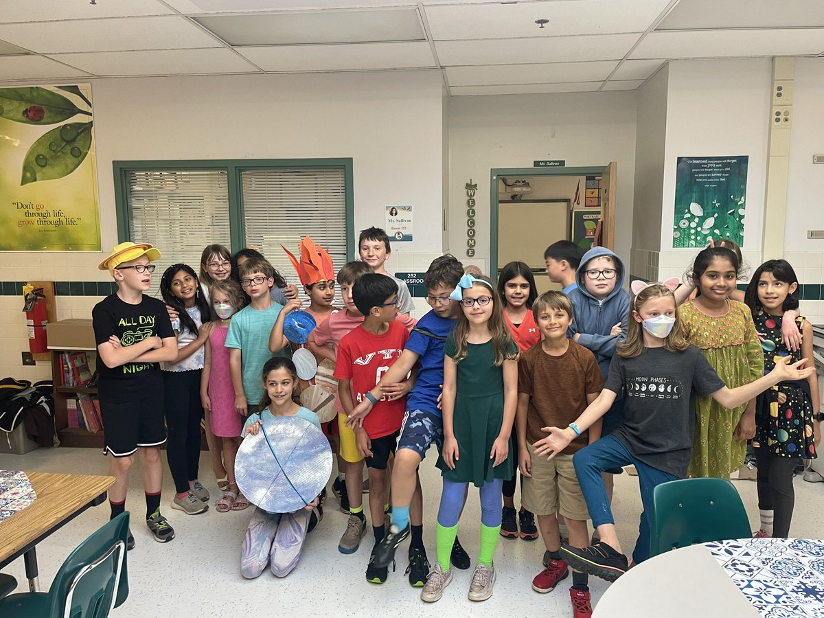Kicked off 4th grade spirit week with “Dress like the solar system” <a href="/HuntersWoodsES/">Hunters Woods ES</a> Meet Jupiter, Sun, Neptune, and Saturn-the Earth in parts, and others in our galaxy #EmojiNation #4thgraderocks #lastfullweekofschool