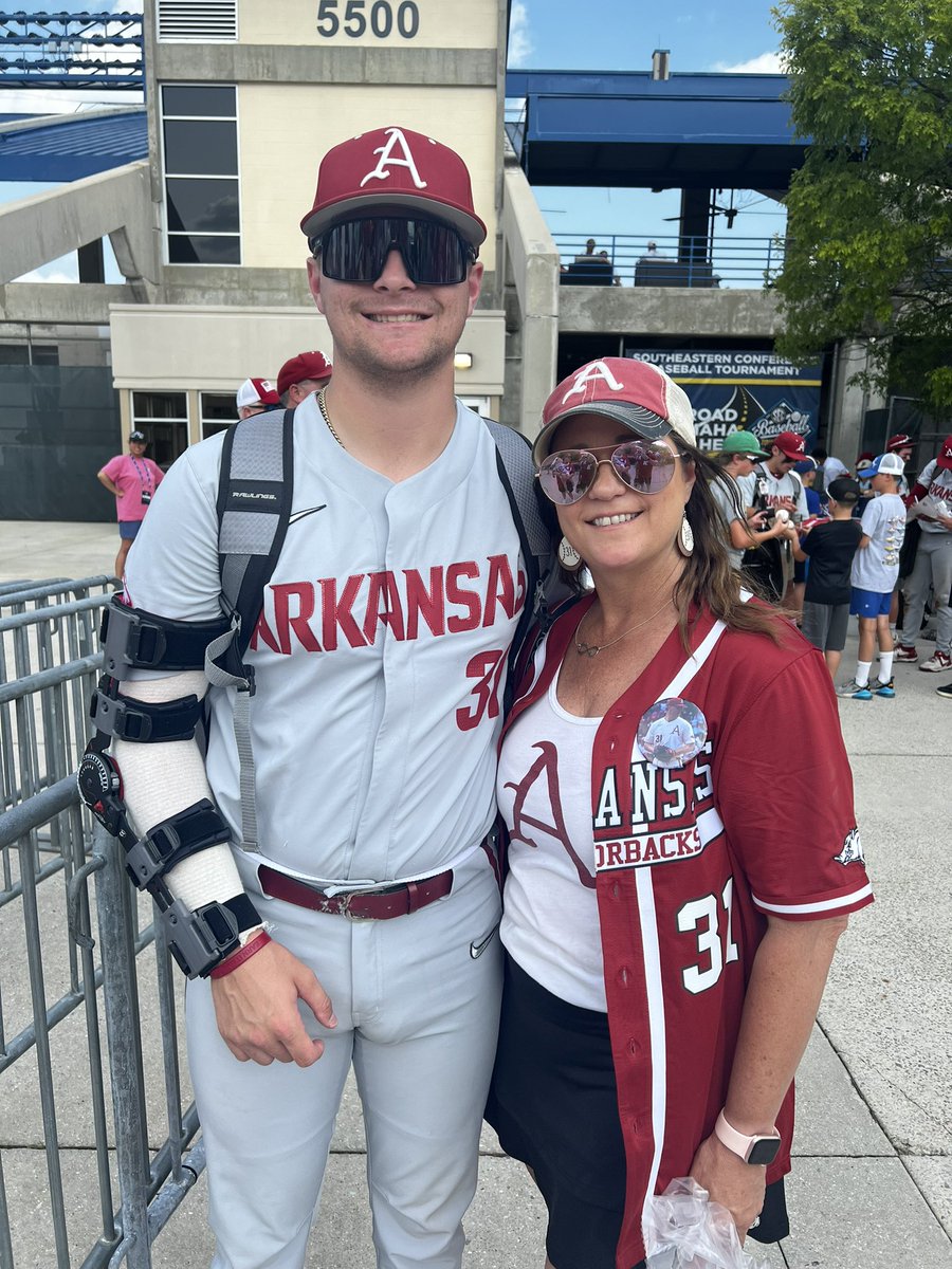 Will always be so proud of you and this season you had!! Can't wait for the comeback season!! #lovemy31 #woopig #gohogs