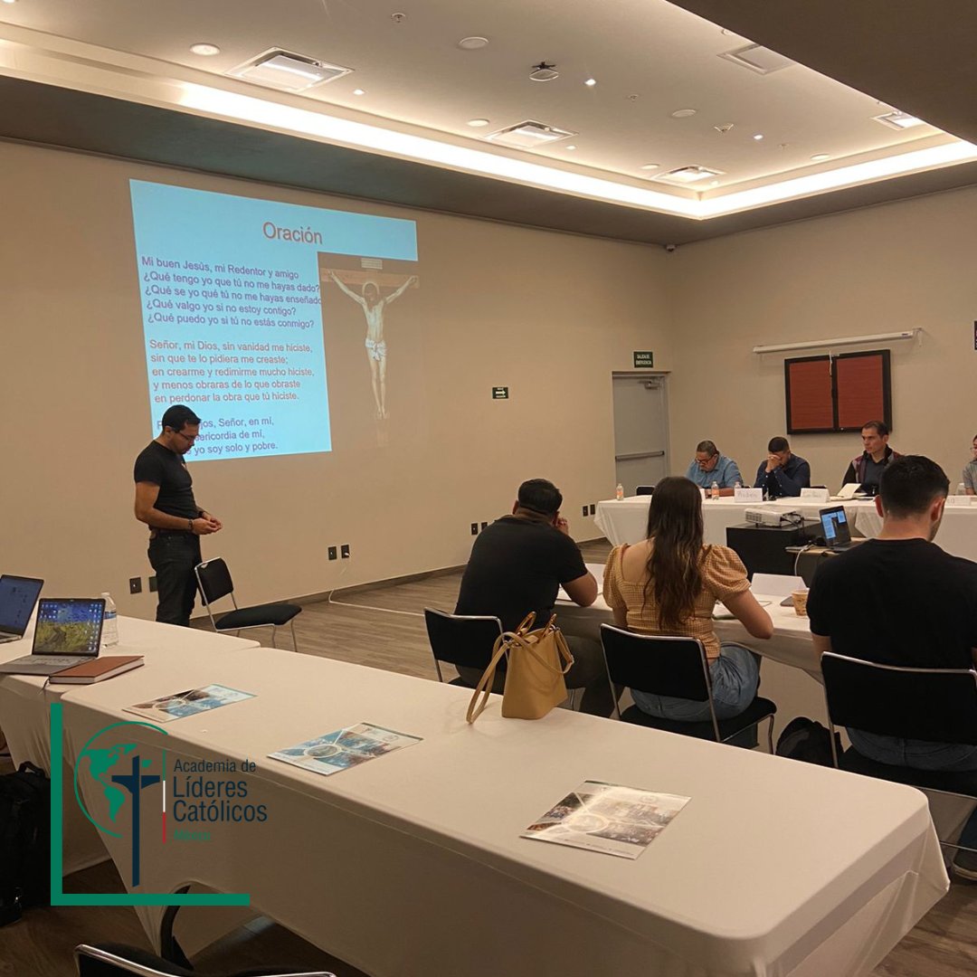 liderescatolico's tweet photo. ¡No te pierdas nuestras increíbles fotos del taller de liderazgo en nuestra escuela de Chihuahua! 📸 Descubre los momentos inspiradores que vivimos juntos. #TallerDeLiderazgo #SeBuscanLideres #LideresCatolicos   😊👥 https://t.co/y5NYkiDLF0
