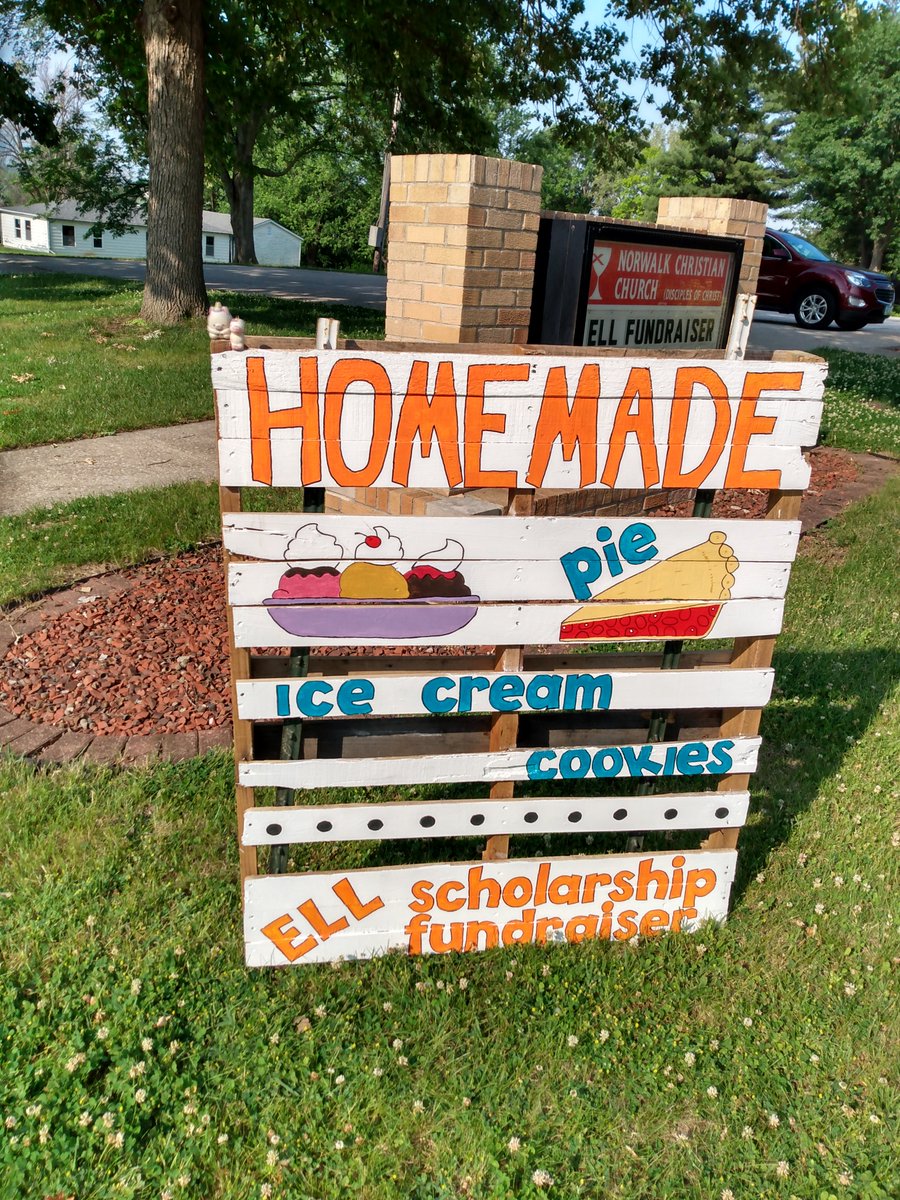 On today's adventure of Deuces and April, the magical Squishy #unicon duo of this #indieauthor of the #fantasybookseries, They found a cool sign for the upcoming ice cream social to fund the English Language Learner's class scholarship.  Reply has a link!

#staymagical #KSWood