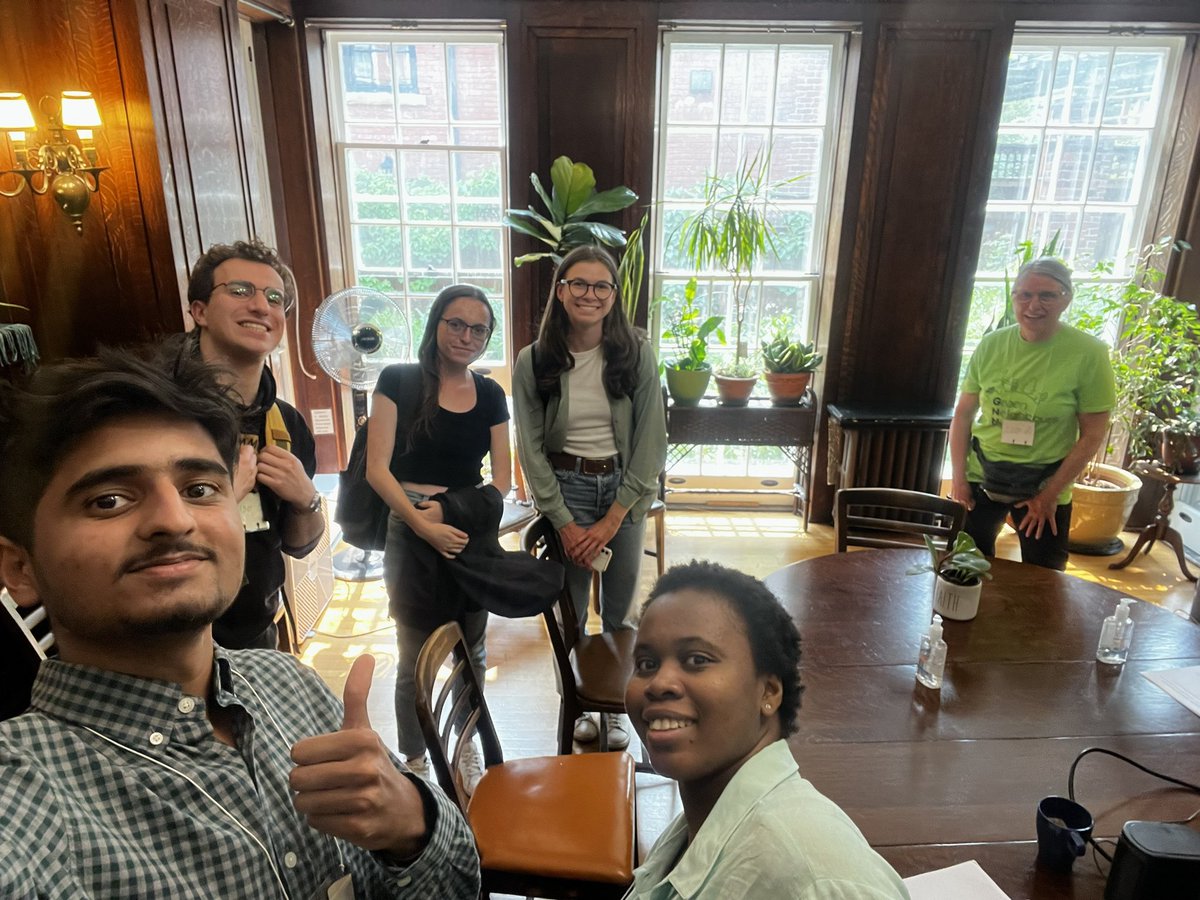 Excited to share that I’ll be working with <a href="/GNNToronto/">Green Neighbours Network of Toronto</a> as an Environmental Program Coordinator! 

I’ll be surveying local businesses to further understand how to reduce single-use waste, promoting <a href="/walkrollmap/">WalkRollMap.org</a> and supporting community events. 

Excited to work with the team!