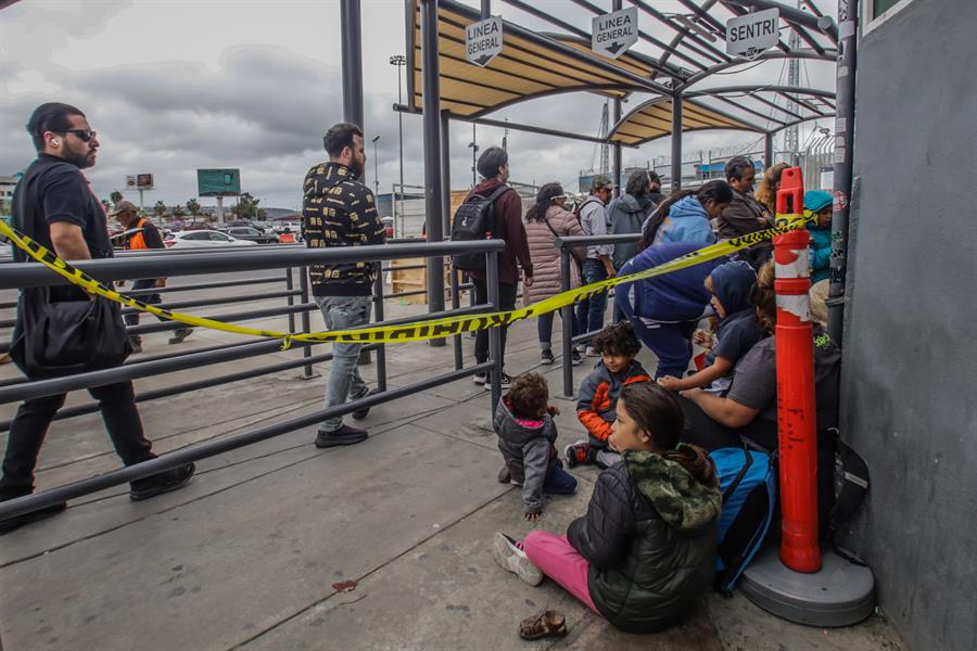 La situación refleja el panorama en la frontera casi un mes después de que Estados Unidos reemplazó el Título 42. #impactolatino #Inmigrantes #Tijuana #Titulo42 impactolatino.com/la-ciudad-mexi…