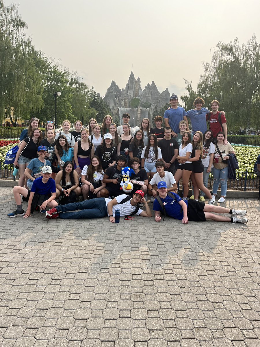 ISP_HPE's tweet photo. ISP Students have soared through this year with such dedication &amp; excitement - how fitting that our final trip of the school year be to @WonderlandNews @HPEschools @bssnews @csschargers @eastside_ravens https://t.co/rMtnumfoKK