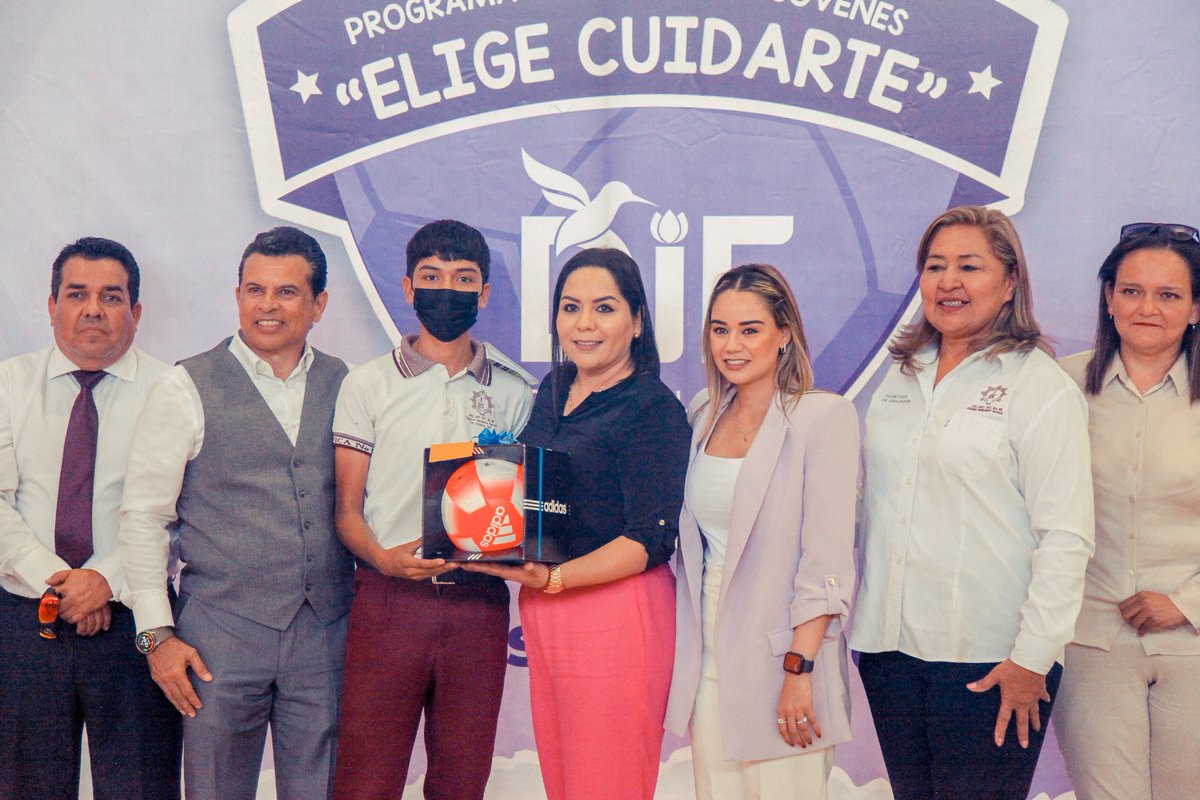 ¡Gran Partido! 😎🔥⚽️

Hoy la Sec. Gral. No. 4 “A” se lleva la victoria del torneo “Elige Cuidarte” después de un emocionante partido decidido en penales 🥅🏅

#TeQuieroMás #TransformandoVictoria #DIFVictoria #CdVictoria #EligeCuidarte