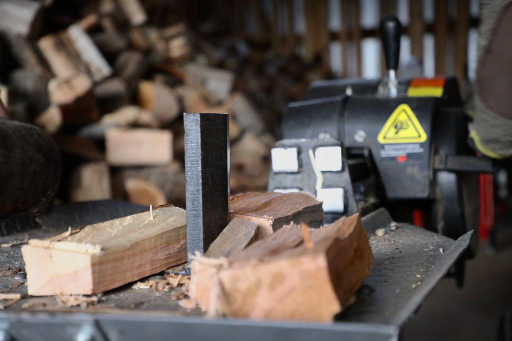 Hoy con <a href="/INFOR_Patagonia/">INFOR PATAGONIA</a> dialogamos con Ernesto Sandoval para conocer su trabajo con leña seca. Avanzar hacia un modelo que fortalezca la extracción, secado y formalización, son parte del Plan Marco Desarrollo Territorial desarrollado en #RíoIbáñez con fondos del @goreaysen_