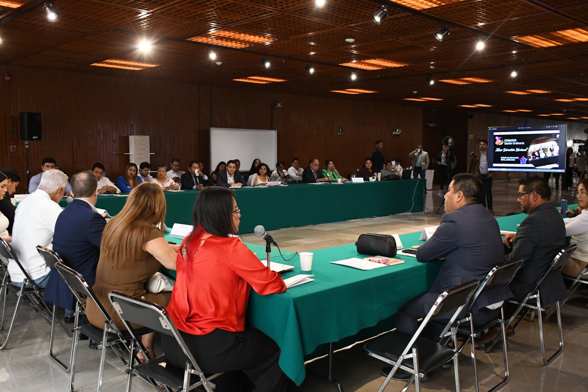 AALMAC_Mx's tweet photo. Cabildos de todo el país, agrupados en la #CONASIME y la #CONAREM se reúnen hoy en @Mx_Diputados para anunciar la realización del "Congreso Nacional de Síndicos y Regidores", que se realizara los próximos 21 al 23 de julio, en #PuertoVallarta, #Jalisco.
#SomosAALMAC https://t.co/xMf09gTCjs