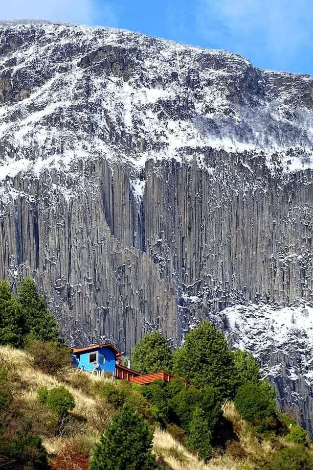 ¡Cuánta belleza que hay en Chile! 😌😃🇨🇱

Coyhaique 📸 Otoño 2023 🍂 🏡

Sergio Leo