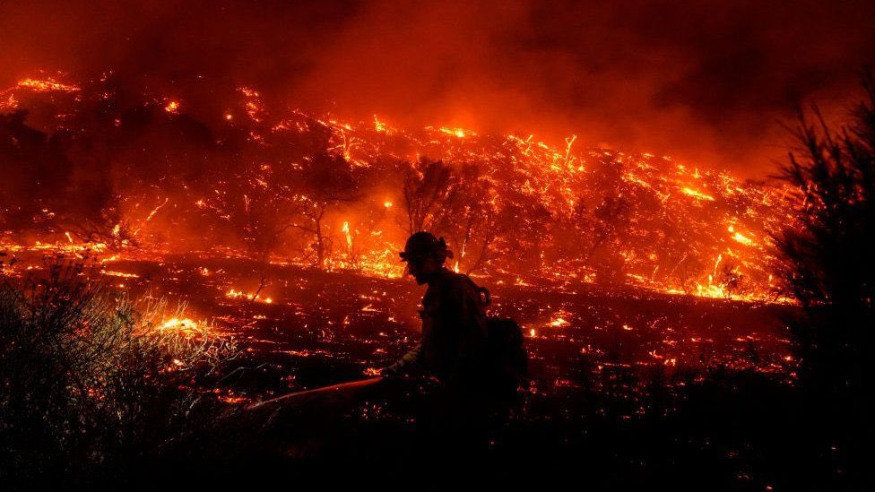 #Canada - 3.3 million hectares burned. 2214 wildfires nationwide. Currently 413 fires of which > 200 are out of control. 18 fires affecting First Nations. 26,000 people are evacuated from their homes. This is not a fire “season” - this is a warmer climate fire storm.