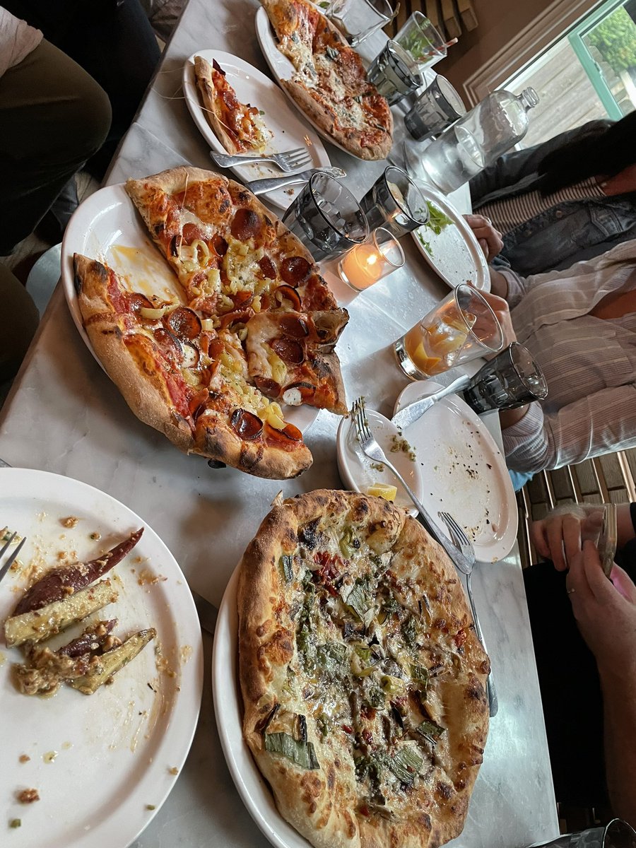 TheMattMazz's tweet photo. Pizza pizza everywhere
#CHFTY #pizza https://t.co/wn79XUYQ2U