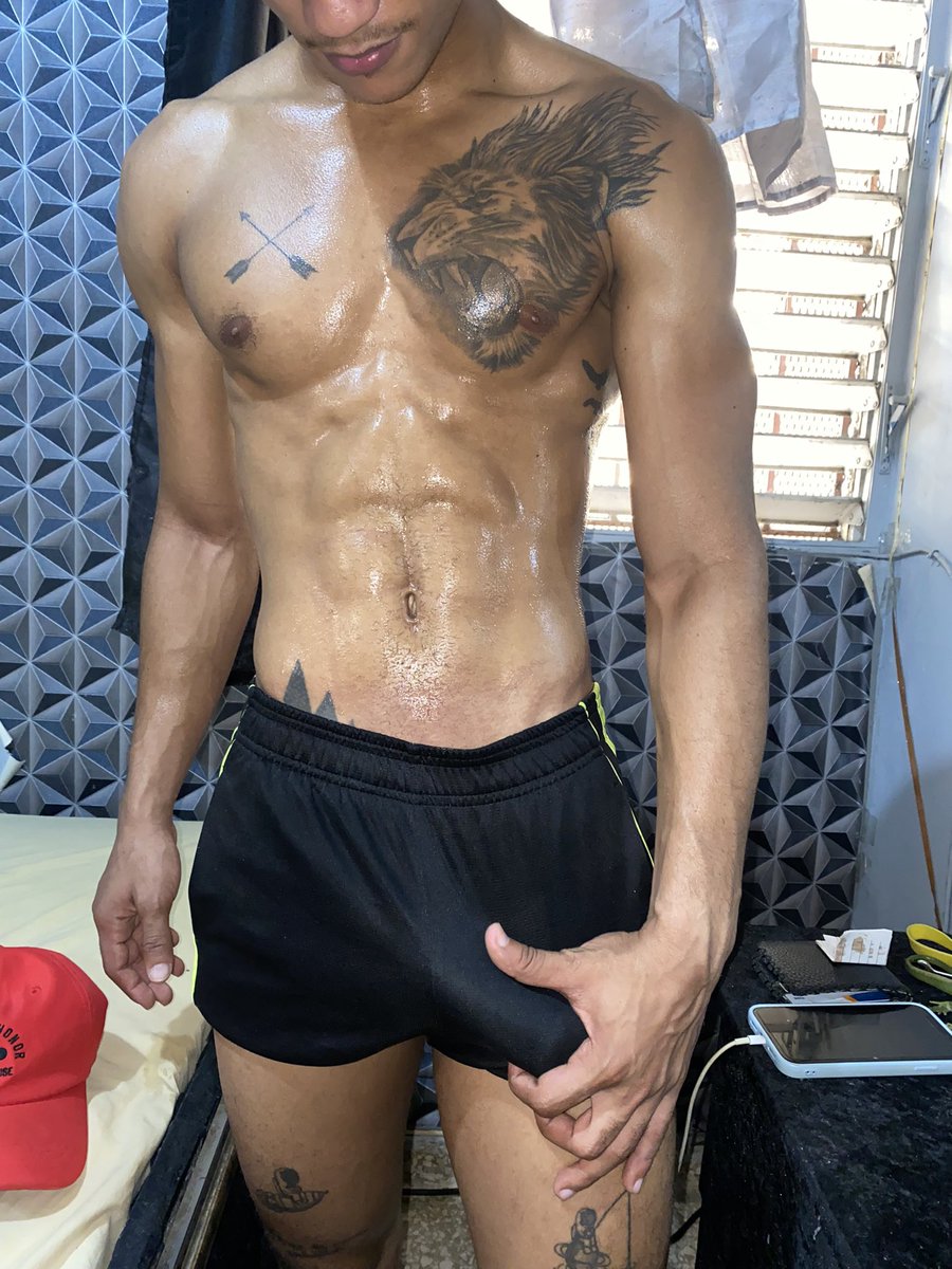 Angelitosexy26's tweet photo. Dios mío que calor 🥵🥵hasta pone a uno a sudar pila 🔥 https://t.co/7CVIlZ8kpI