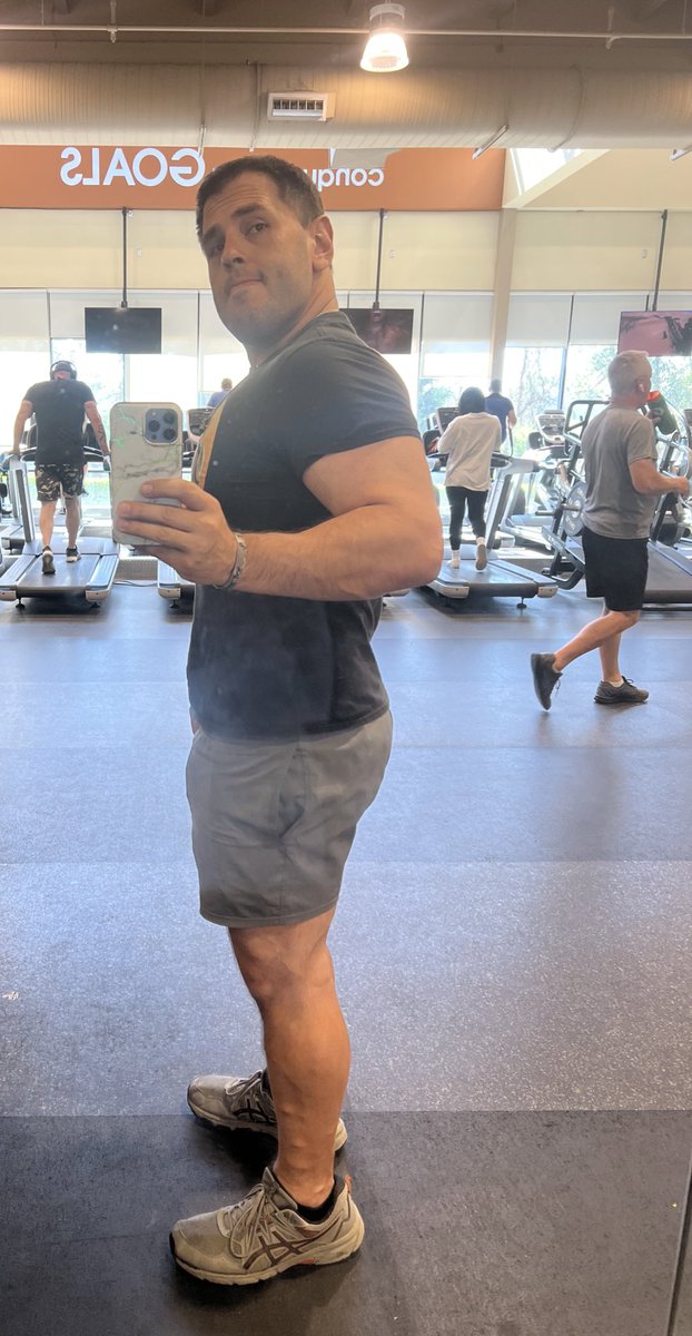 Chris Martinez on Twitter "Chest and legs getting bigger! Tummy