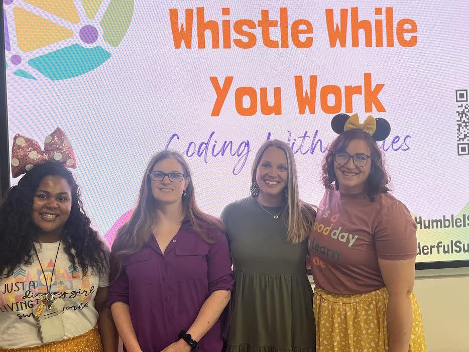 Had a great time today teaching Coding for Littles with ladies today! We made a great team! @HumbleISD_ESE @HumbleISD_DDI @PrecusGlover @mrs_tierney_ @MissAndrew_FCE #wonderfulsummerofddi #kidswhocode