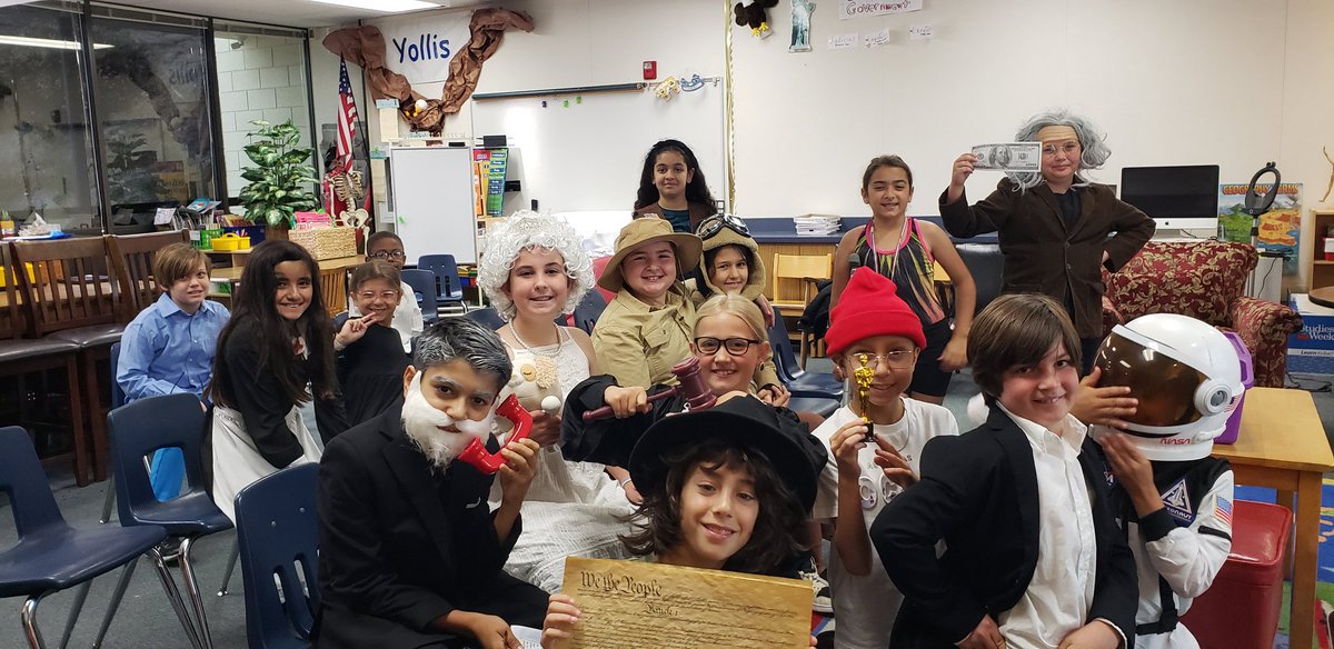 Biography Bonanza presentations! 🎉 Ben Franklin,  🌊Jacques Cousteau, ⚖Justice Ginsburg, ☎️Alexander Graham Bell, 👑Queen Elizabeth II, and many more! 

What a great culminating project for the year!

<a href="/CubsofChaparral/">Chaparral Elementary School</a> #lvusd