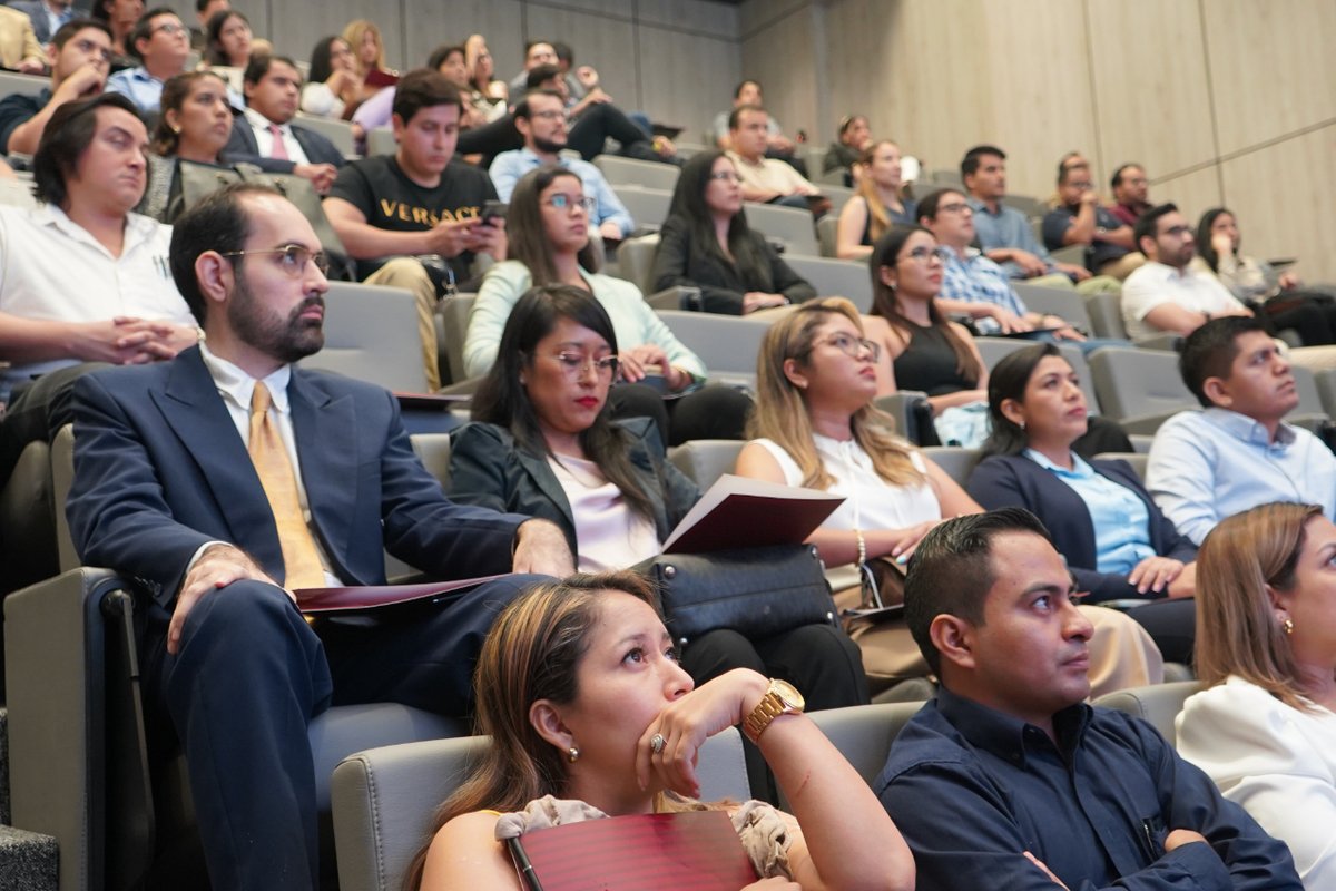 Y a la capacitación de los recursos tecnológicos que la UEES brinda a todos sus estudiantes para tengan una experiencia académica exitosa, les deseamos el mayor de los éxitos en este nuevo proyecto académico. 

#orgullosamenteuees #orgullomgth #talentohumano