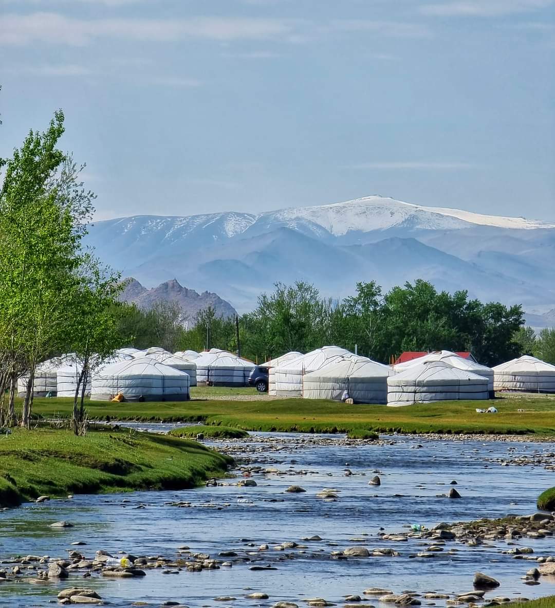 Зуны эхэн сар | Билгийн тооллын  шинийн -17
 
Ѳглөөний мэнд!

🌞 Өдрийг эрч хүч дүүрэн
 өнгөрүүлээрэй😍

Үс засуулбал :Өнгө зүс доройтно ✂✂✂

Өнөөдөр УБ Өдөртөө, бороотой +21 шөнөдөө  8 градусын хүйтэн. 🌥🌥🌥