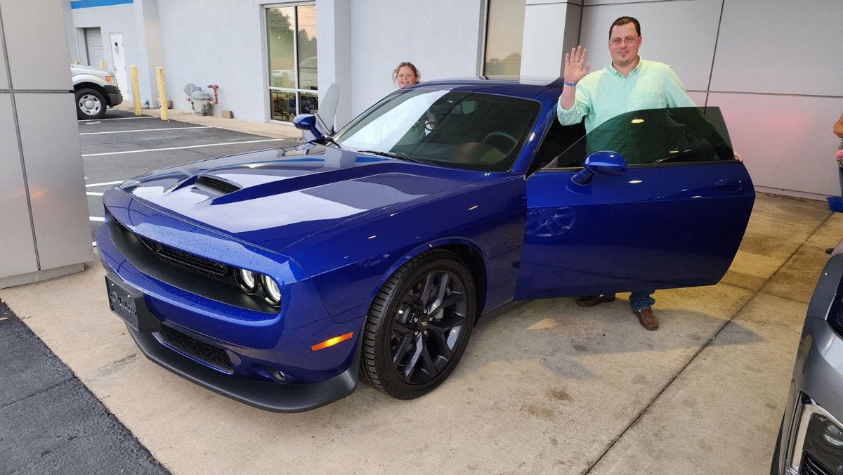 RIPLEY BUYS THEIR DODGE CHALLENGERS AT EXPRESS CHEVROLET!

William Schneider from Ripley became the newest member of the Express family when he bought his 😍💪🏼💪🏼😍 preowned 2021 Dodge Challenger today!

(Salespeople: Dennis Chaney & Mike Pegg)
#ExpressChevrolet🇺🇸
#expressyourself