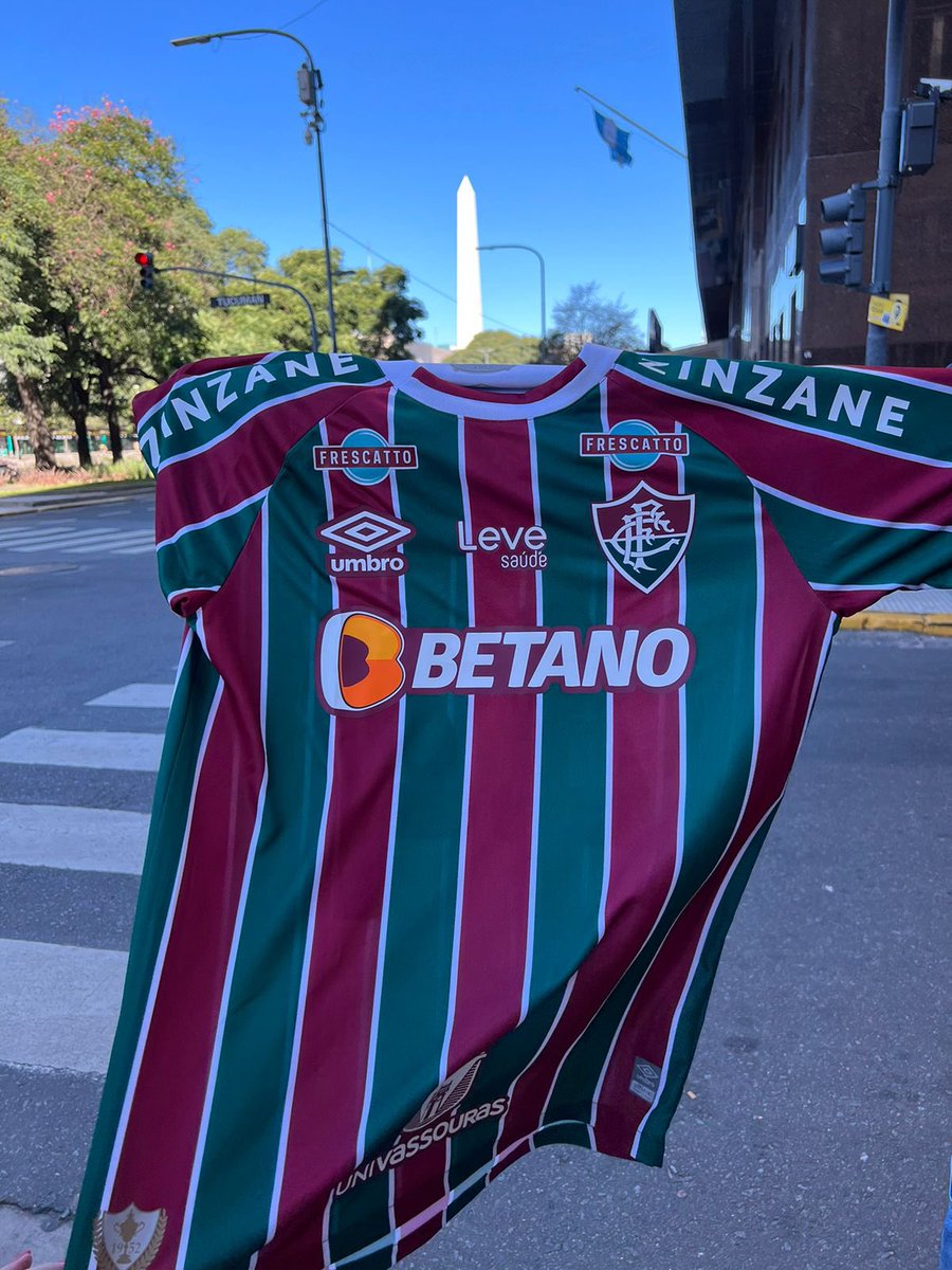 Buenos Aires já vai ganhando as três cores que traduzem tradição! Quarta-feira tem FLUMINENSE com presença gigante da torcida Tricolor!