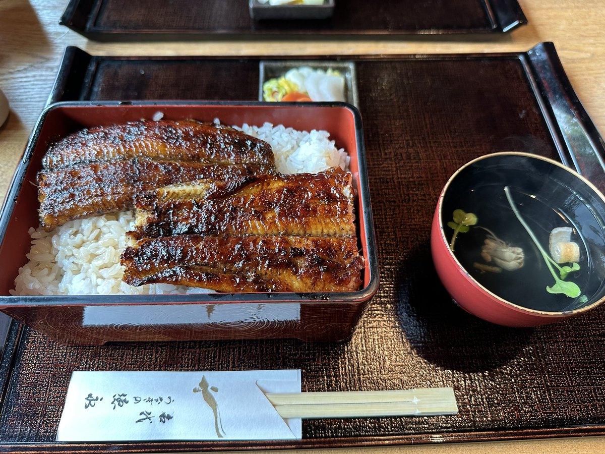 non_chan888's tweet photo. 🐟😋🍴人生初のうなぎ https://t.co/TgxB3XSBey
